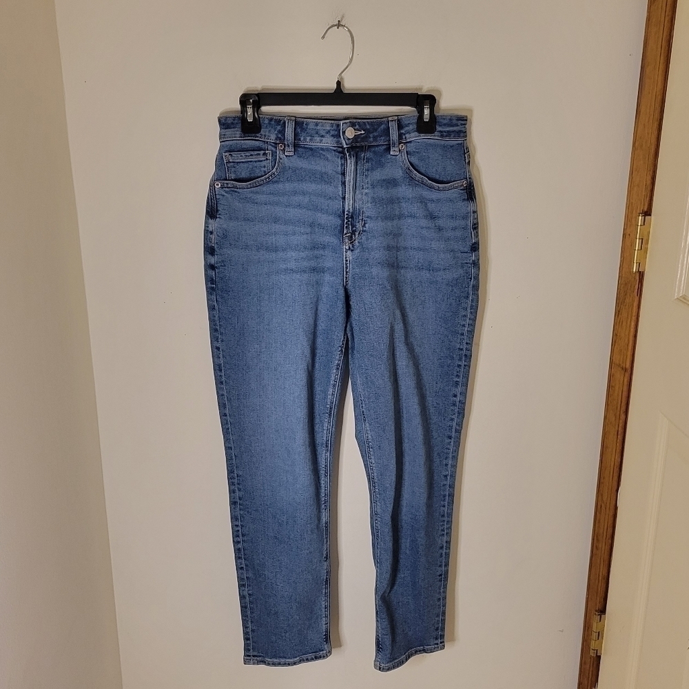 American Eagle Denim Women's Mom Jean - Size (8) - Excellent Condition